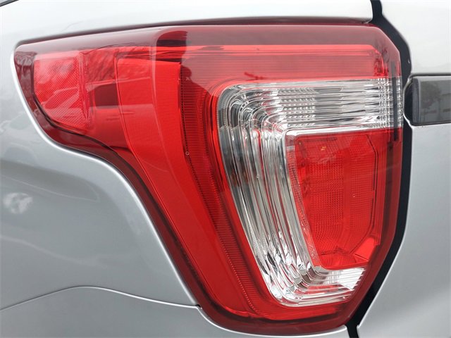 Certified 2019 Ford Explorer XLT w/ Equipment Group 202A image 33