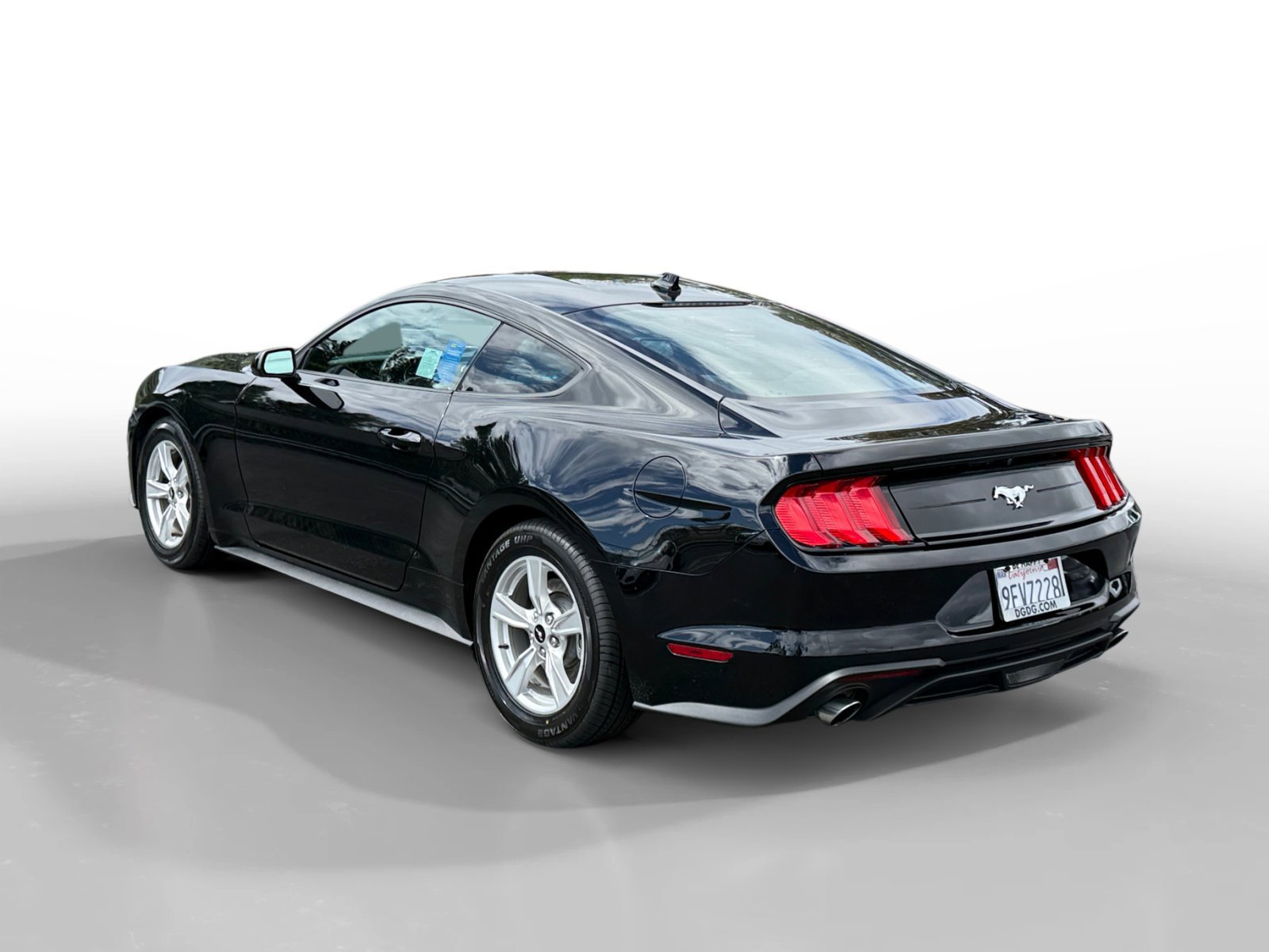 Certified 2022 Ford Mustang Coupe RWD image 5