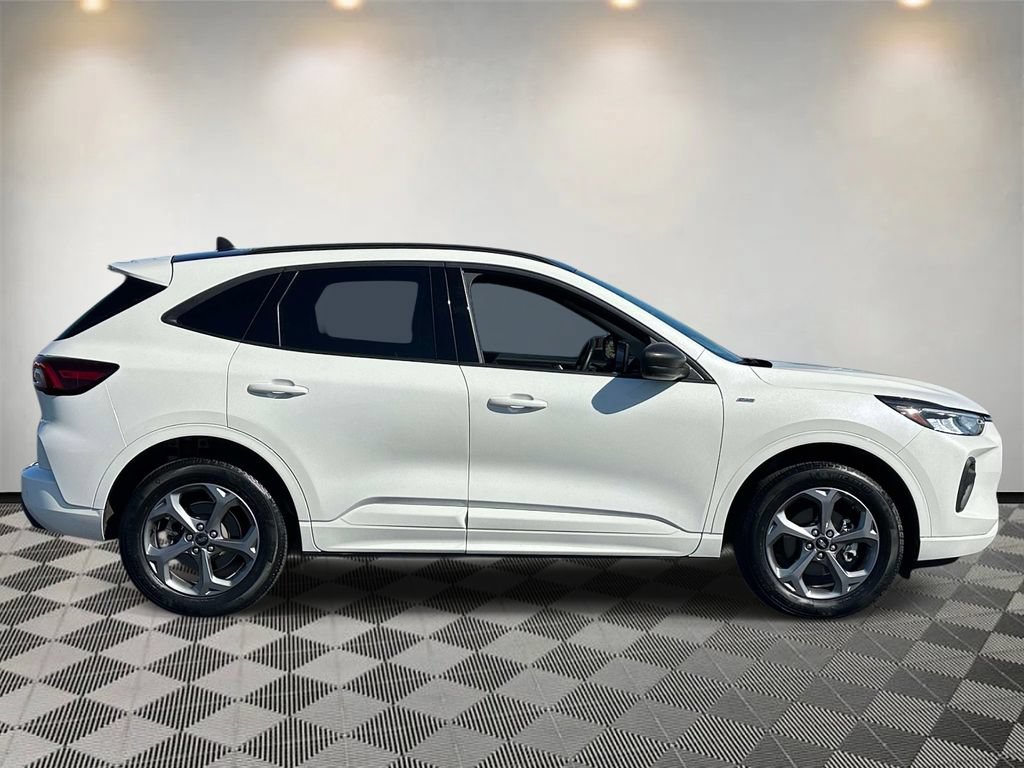 Certified 2024 Ford Escape ST-Line w/ Tech Pack #1 AWD/4WD image 2
