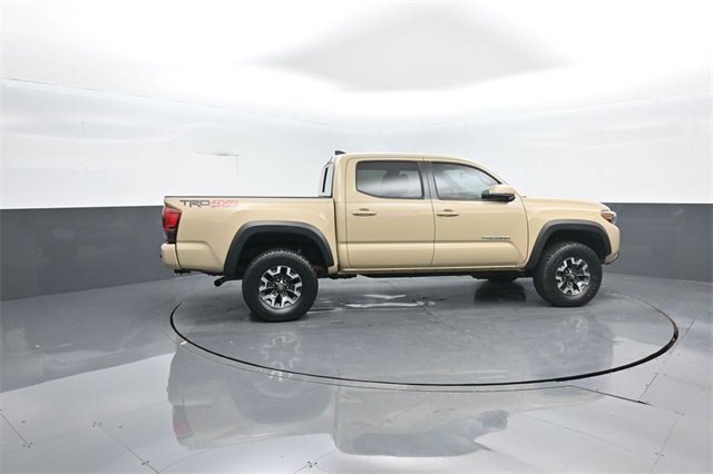 Used 2019 Toyota Tacoma TRD Off-Road image 8