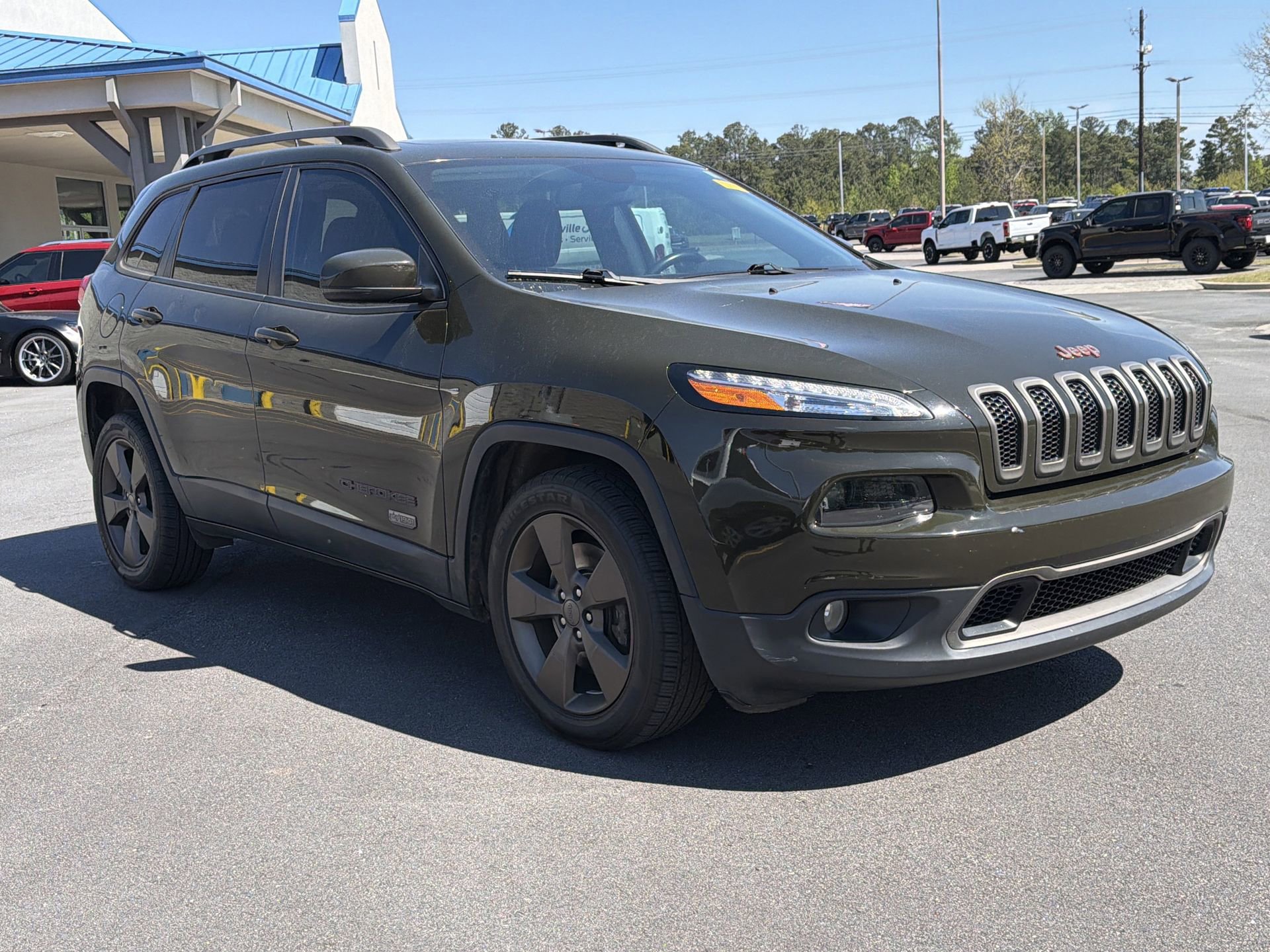 Used 2017 Jeep Cherokee Latitude w/ Safety/Convenience Group image 16