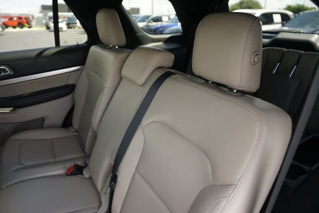 Certified 2019 Ford Explorer XLT w/ Equipment Group 202A FWD image 13