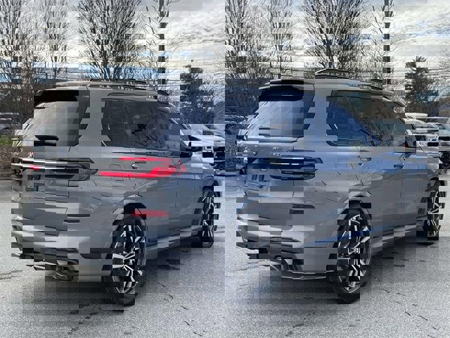 Used 2023 BMW X7 xDrive40i w/ M Sport Package image 5