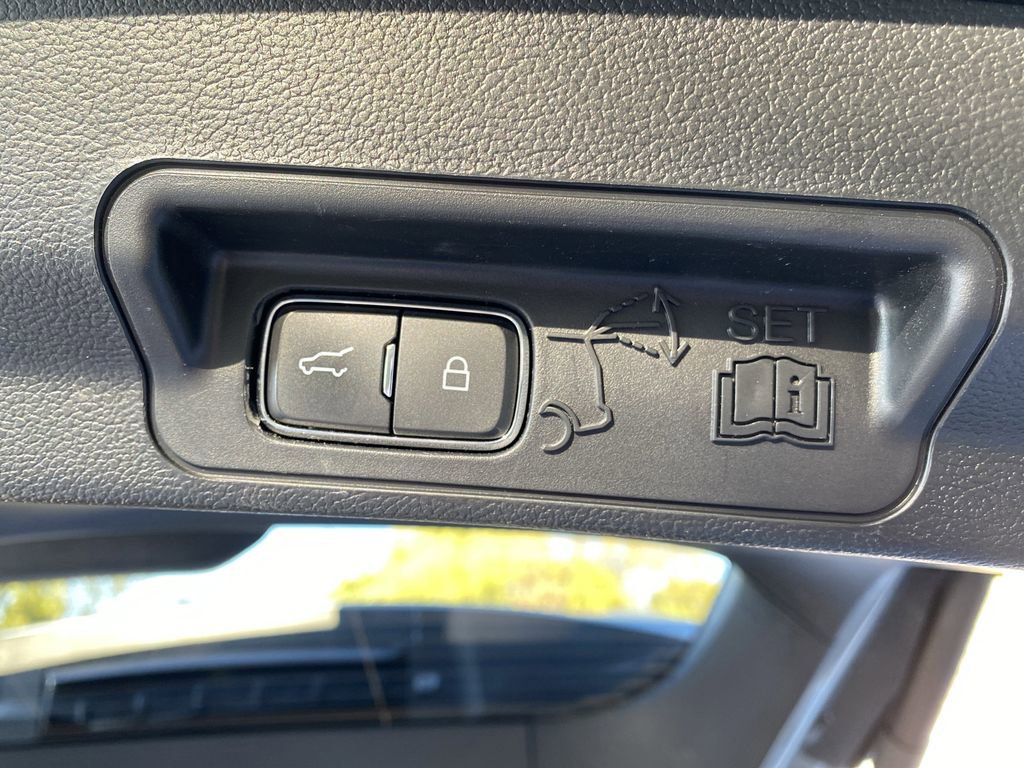 Certified 2023 Ford Explorer ST-Line image 19