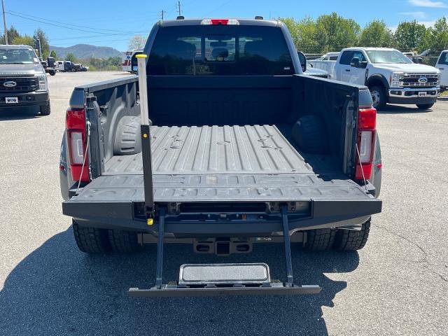 Certified 2021 Ford F450 Platinum w/ FX4 Off-Road Package AWD/4WD image 4