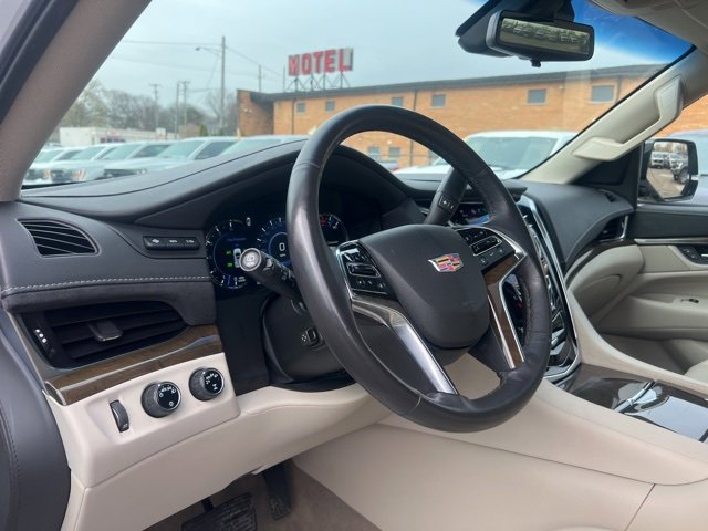 Used 2019 Cadillac Escalade Luxury image 7