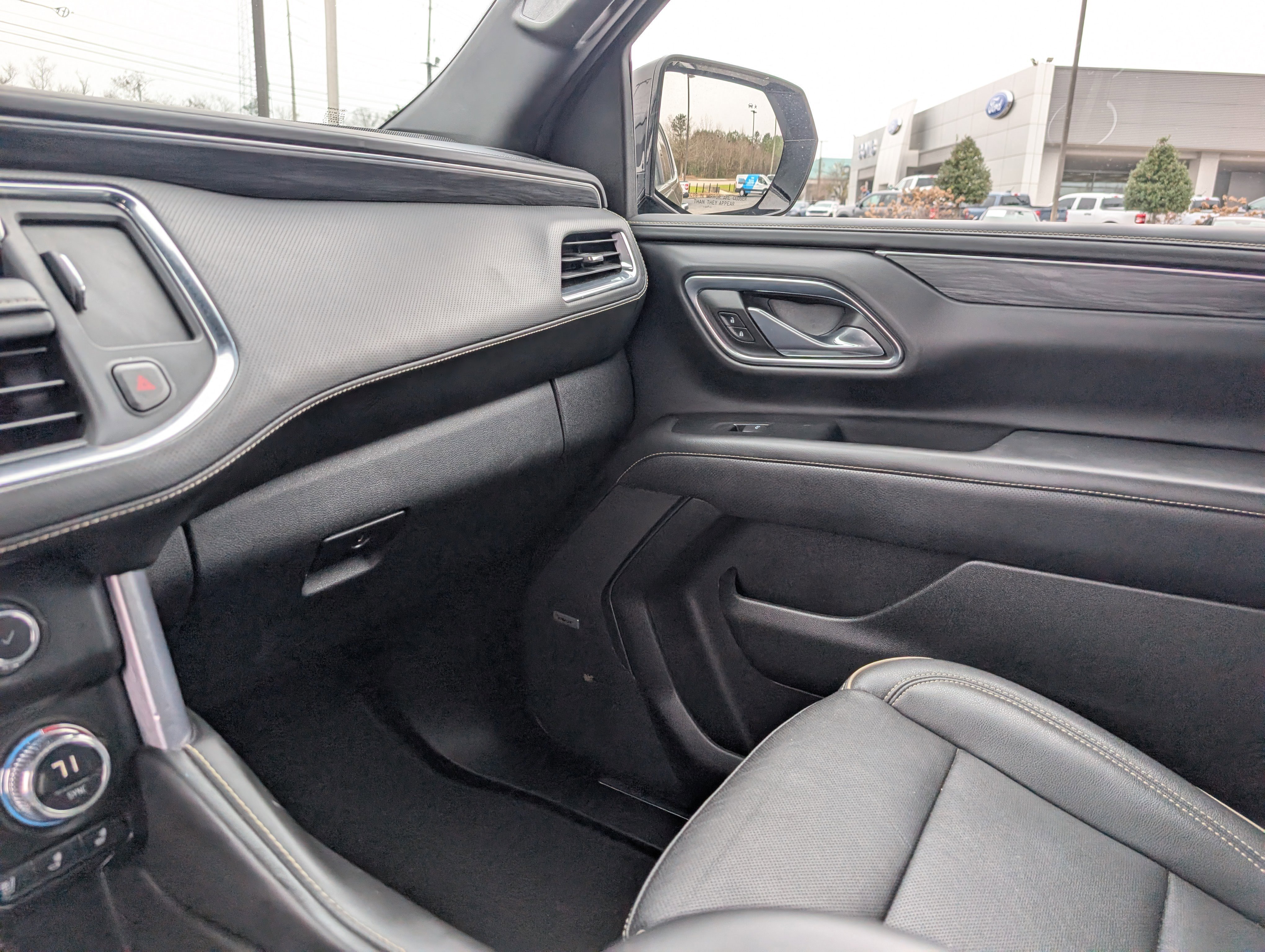 Used 2023 GMC Yukon SLT image 30