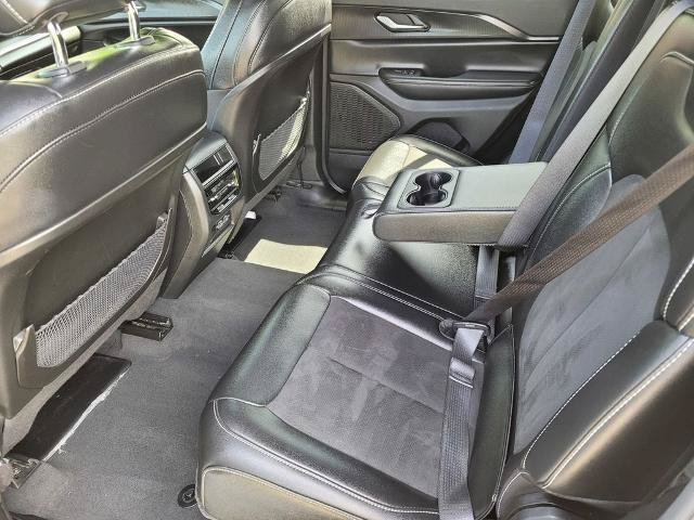 Used 2024 Jeep Grand Cherokee Altitude AWD/4WD image 11