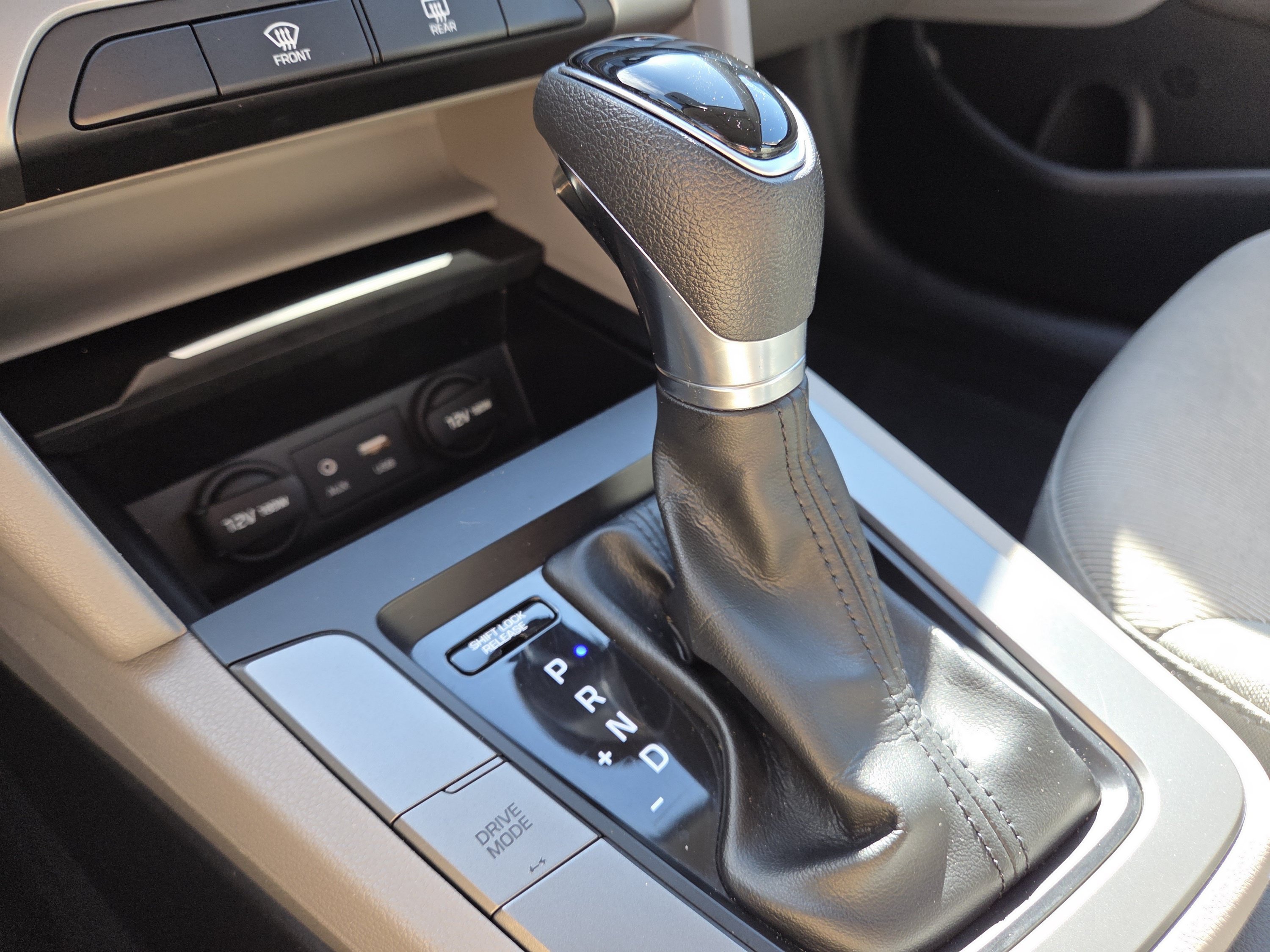 Used 2017 Hyundai Elantra SE FWD image 27