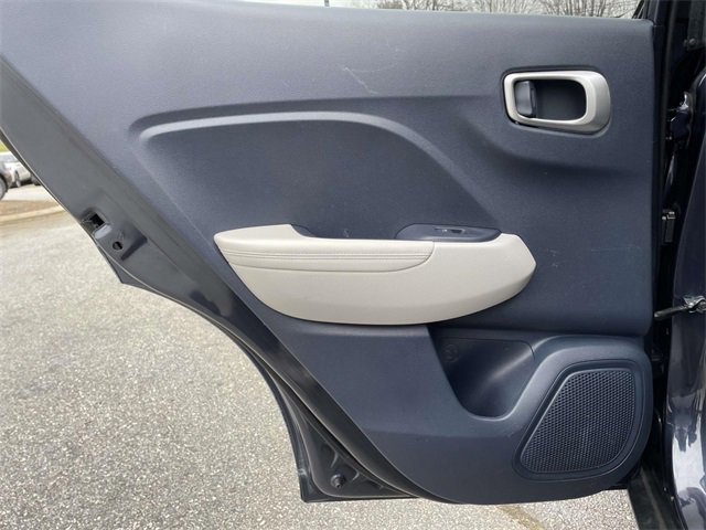 Used 2022 Hyundai Venue Limited image 14