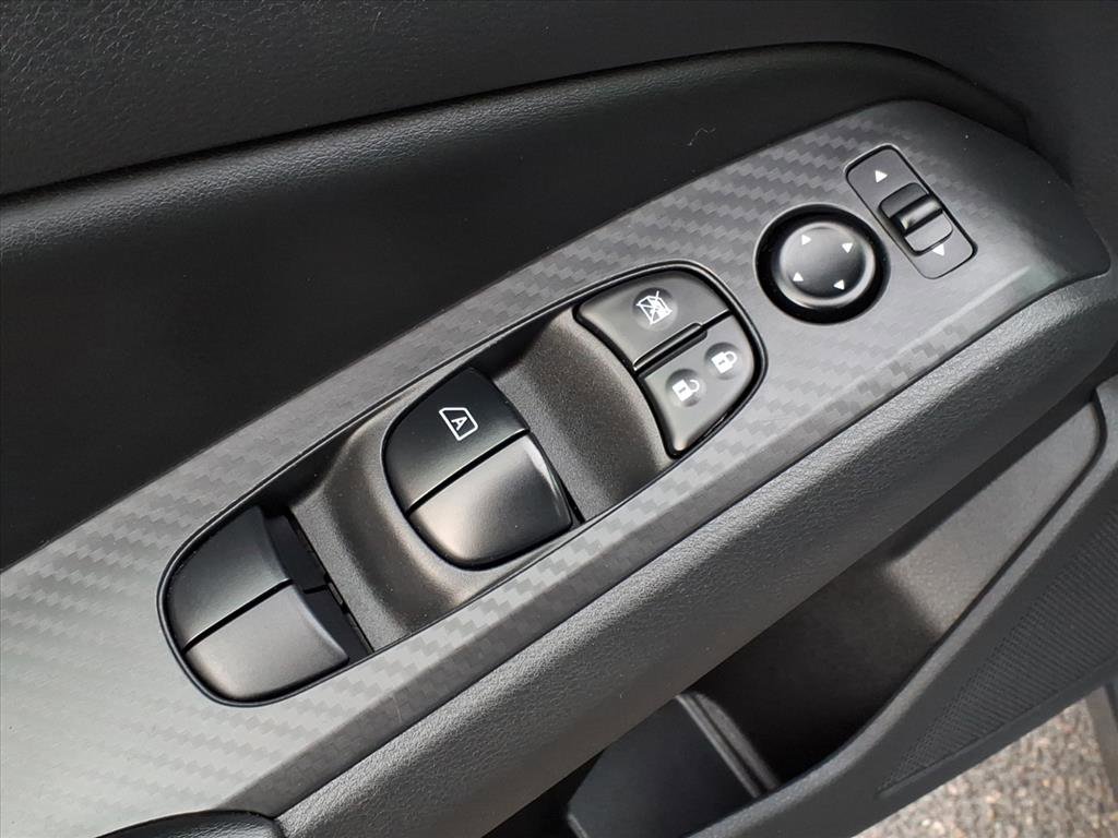 Used 2024 Nissan Altima 2.5 SV image 12