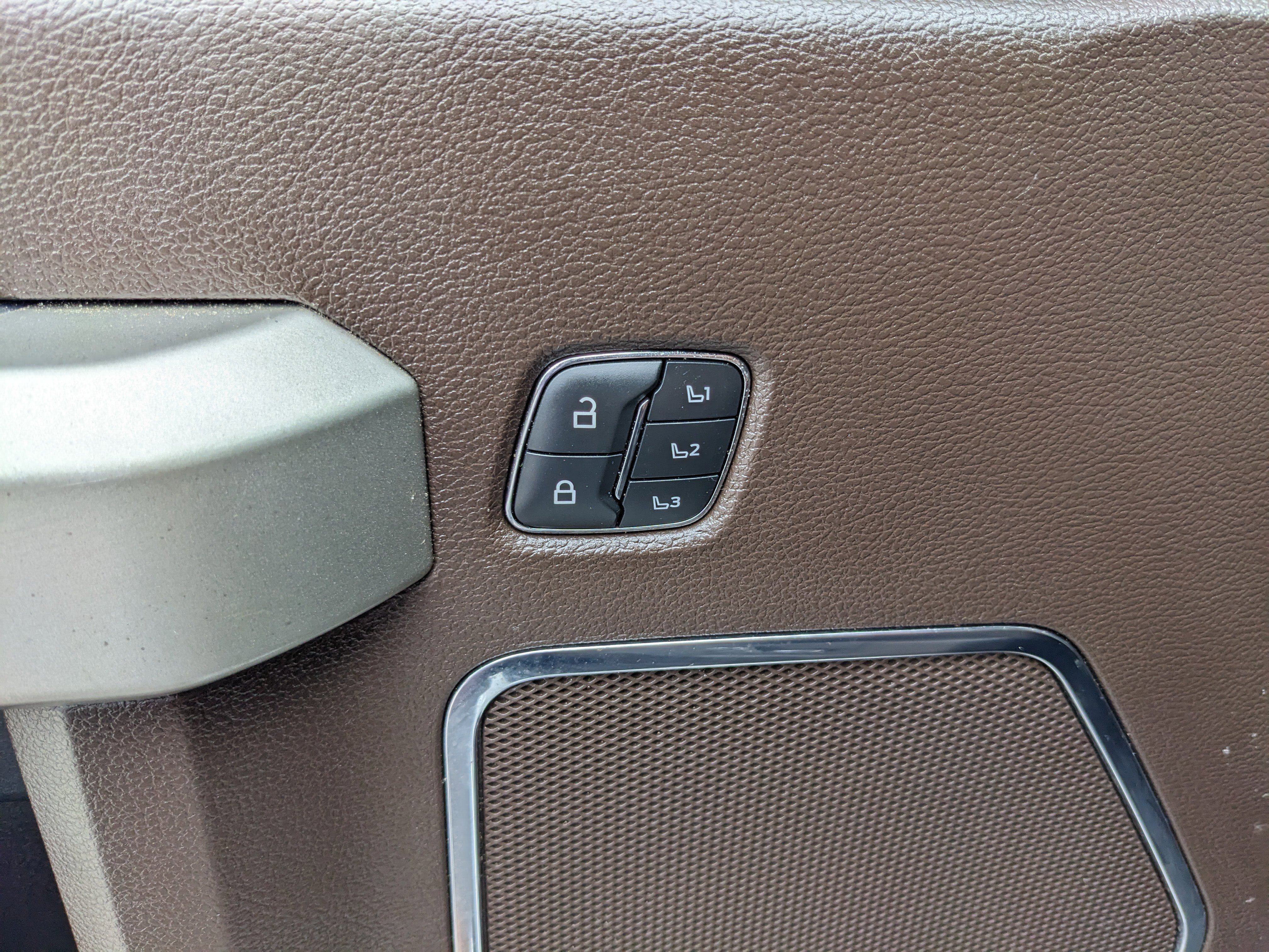 Certified 2022 Ford F350 King Ranch w/ Chrome Package image 19