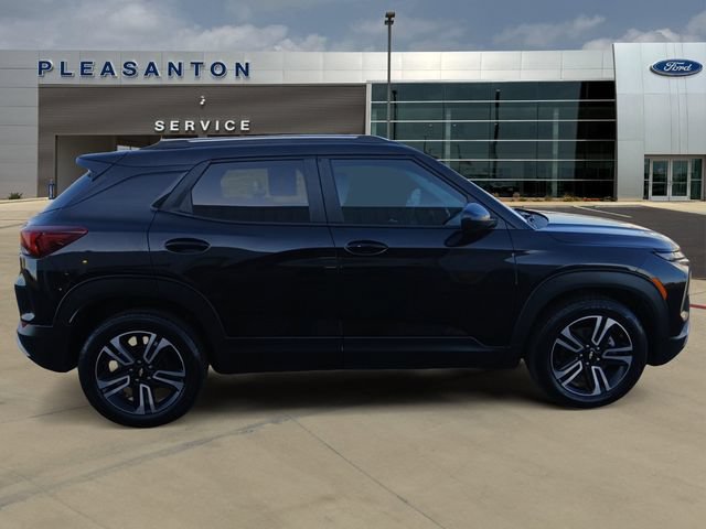Used 2025 Chevrolet TrailBlazer LT w/ LT Cold Weather Package FWD image 6