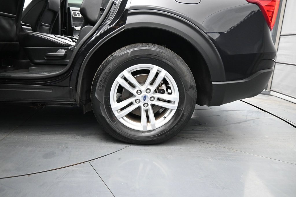 Certified 2023 Ford Explorer XLT w/ Equipment Group 202A RWD image 17