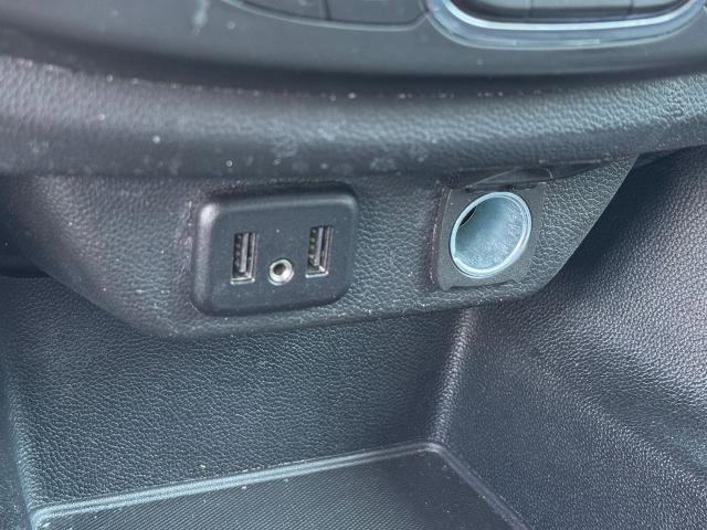 Used 2021 Chevrolet Traverse LT image 22