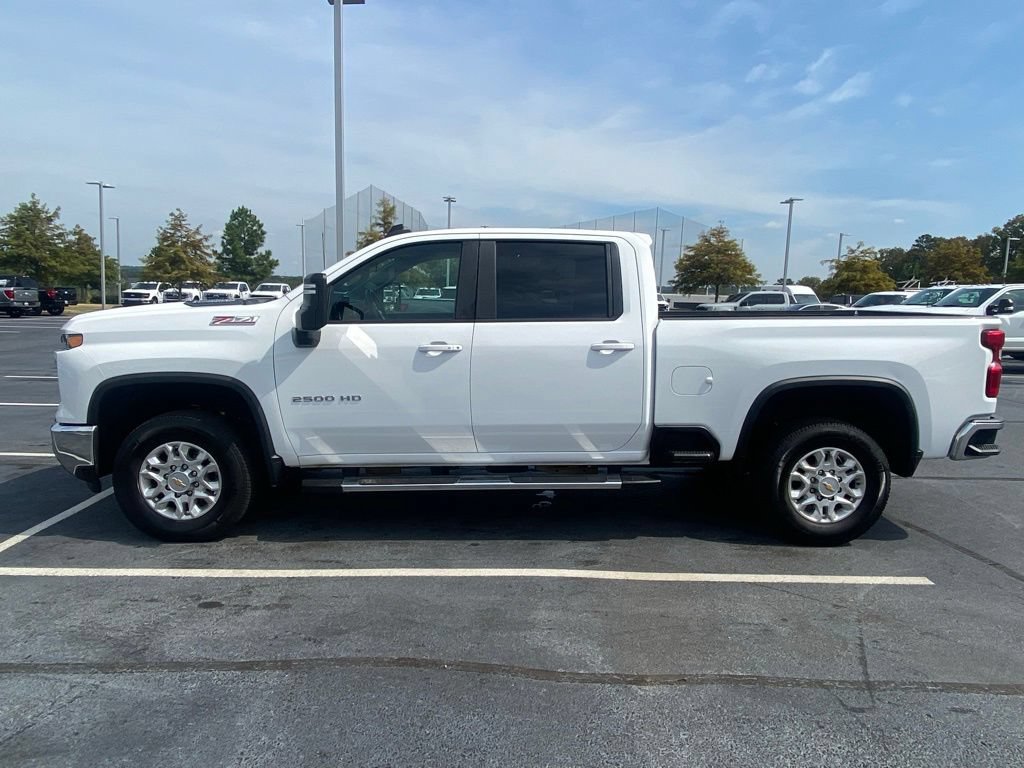 Used 2024 Chevrolet Silverado 2500 LT AWD/4WD image 4