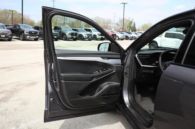 Used 2024 Jeep Wagoneer Launch Edition AWD/4WD image 16