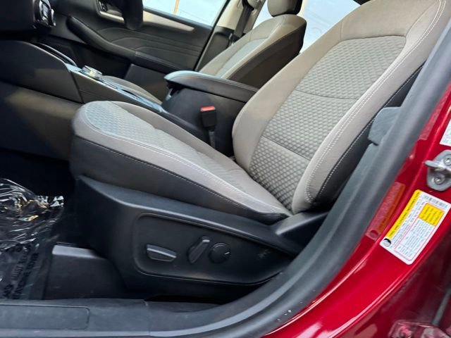 Certified 2022 Ford Escape SE w/ SE Sport Appearance Package image 13