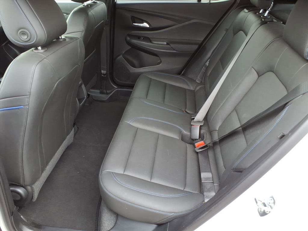 Used 2025 Buick Envista Sport Touring FWD image 6