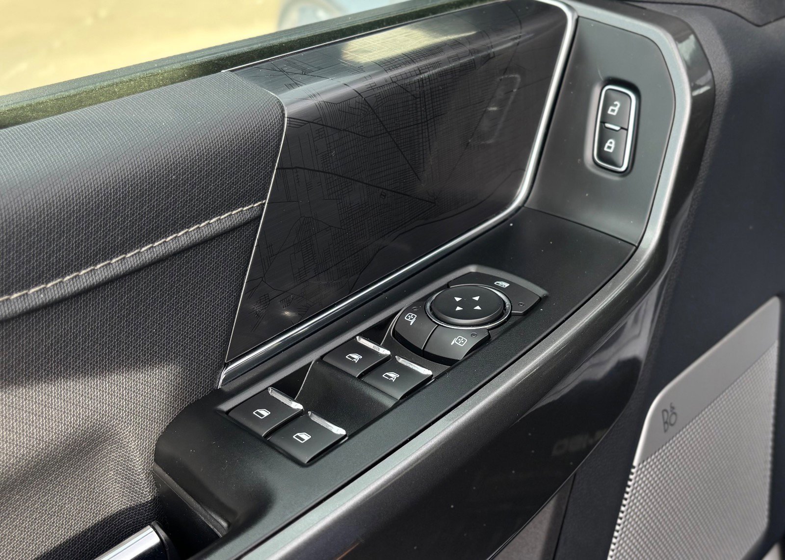 Certified 2022 Ford F150 XLT w/ Equipment Group 302A High image 30