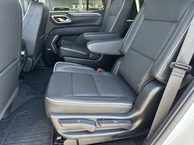 Used 2022 GMC Yukon SLT w/ SLT Premium Package image 17