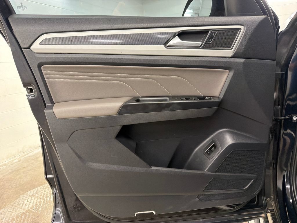 Used 2021 Volkswagen Atlas SE w/ Towing Package FWD image 16