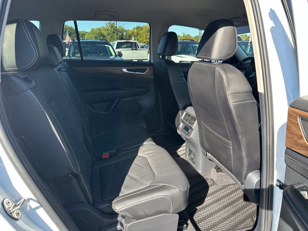 Used 2024 Volkswagen Atlas SE AWD/4WD image 11