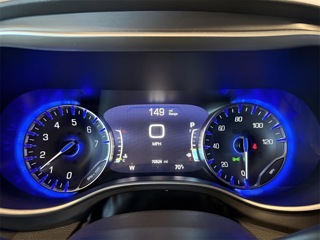 Used 2023 Chrysler Pacifica Touring-L image 20