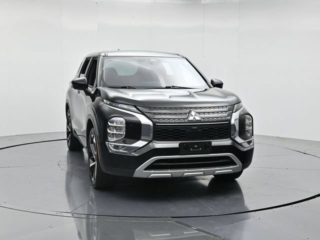 Used 2024 Mitsubishi Outlander SE AWD/4WD image 4