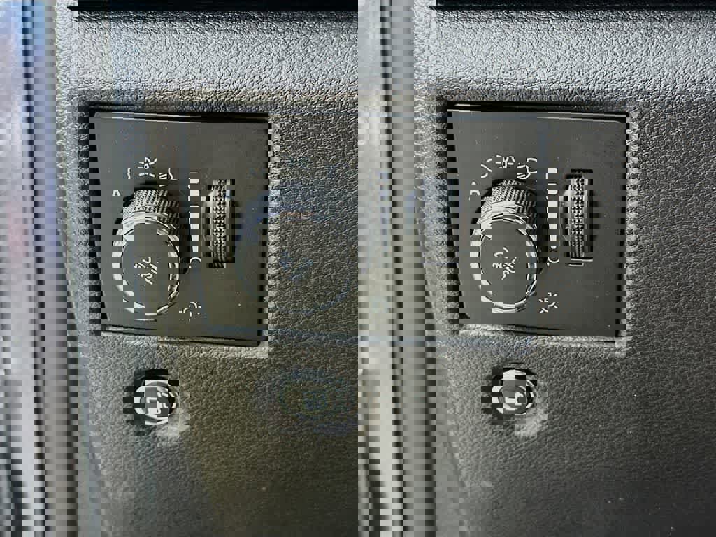 Used 2021 Jeep Grand Cherokee Laredo image 27