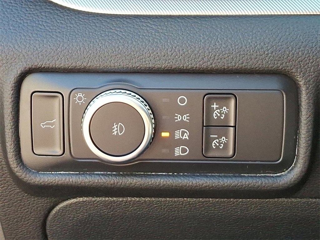 Certified 2021 Ford Explorer XLT w/ Equipment Group 202A image 25