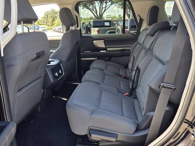Certified 2025 Ford Expedition Active AWD/4WD image 13