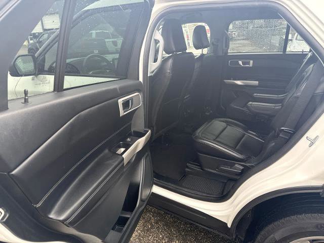Certified 2022 Ford Explorer XLT w/ Equipment Group 202A image 7