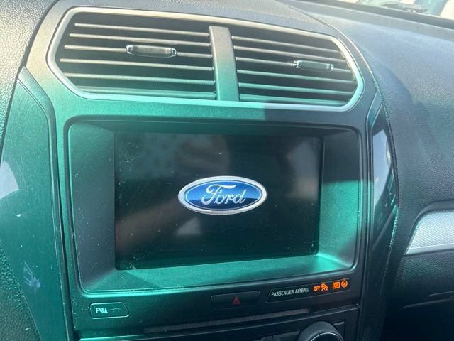 Certified 2017 Ford Explorer XLT w/ Equipment Group 202A FWD image 31