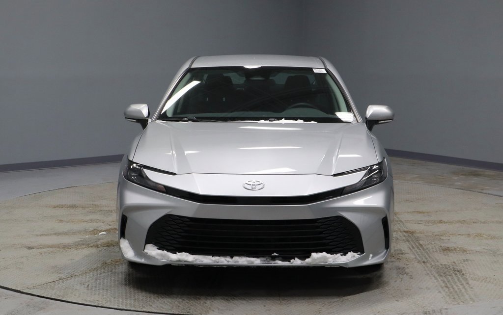 Used 2025 Toyota Camry LE image 6