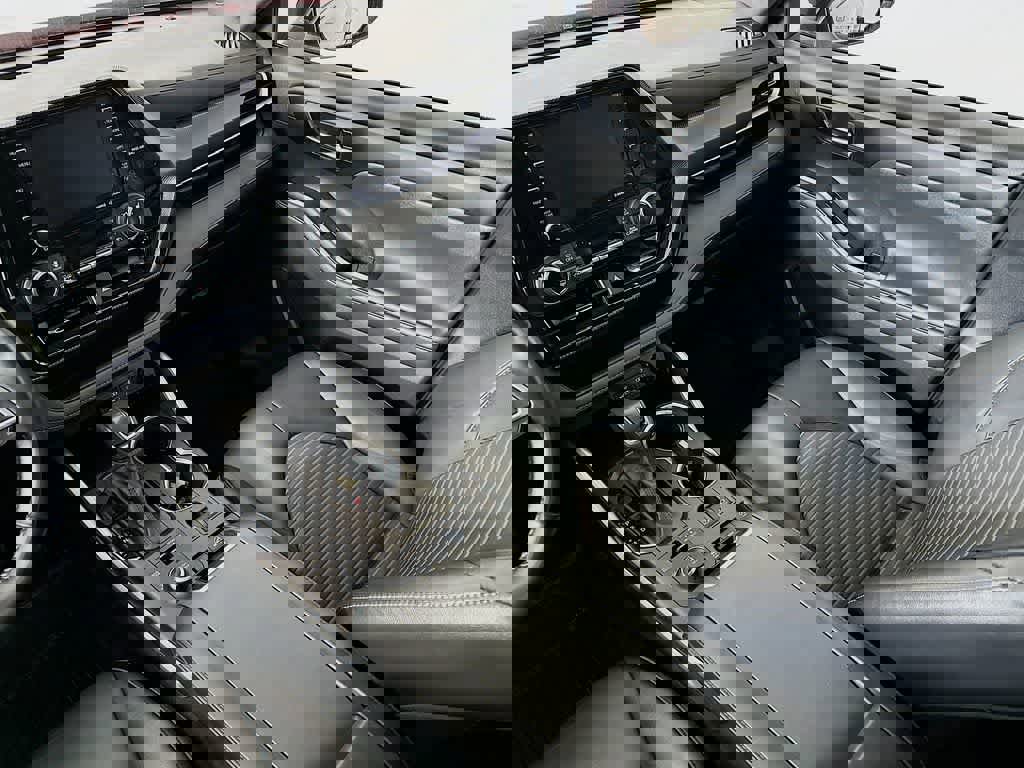 Used 2022 Toyota Highlander XSE image 11