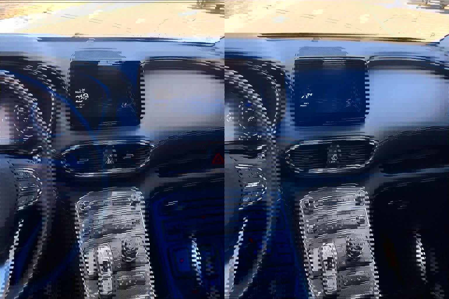 Used 2023 Hyundai Santa Fe Limited image 8