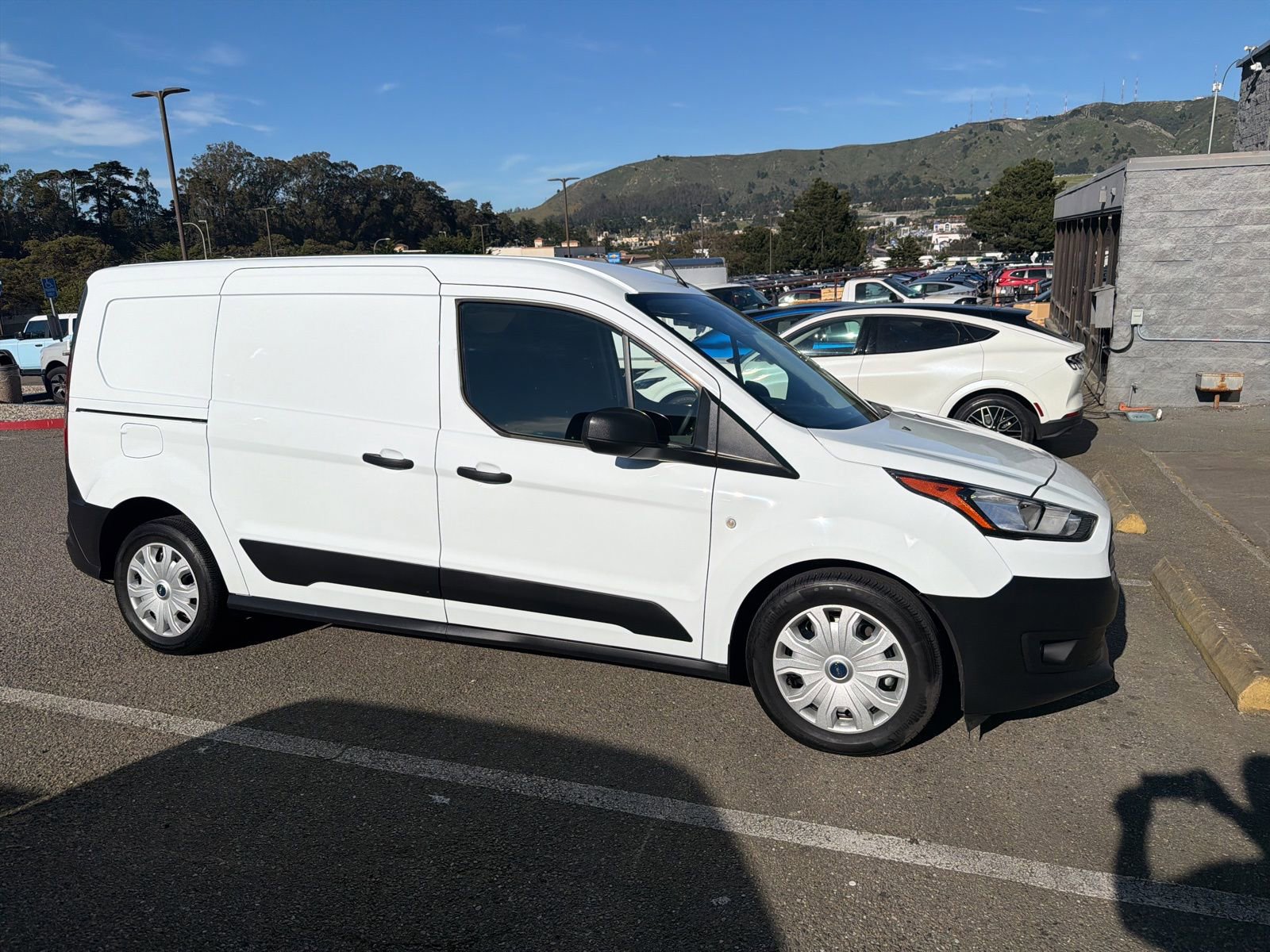 Certified 2022 Ford Transit Connect XL image 4