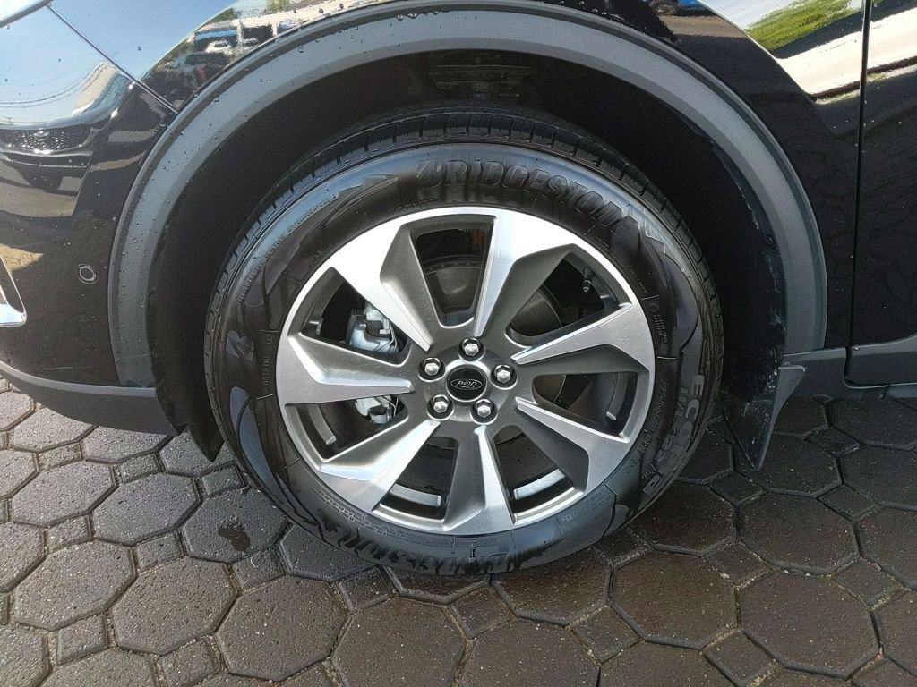 Certified 2023 Ford Escape Platinum w/ Premium Technology Package AWD/4WD image 12