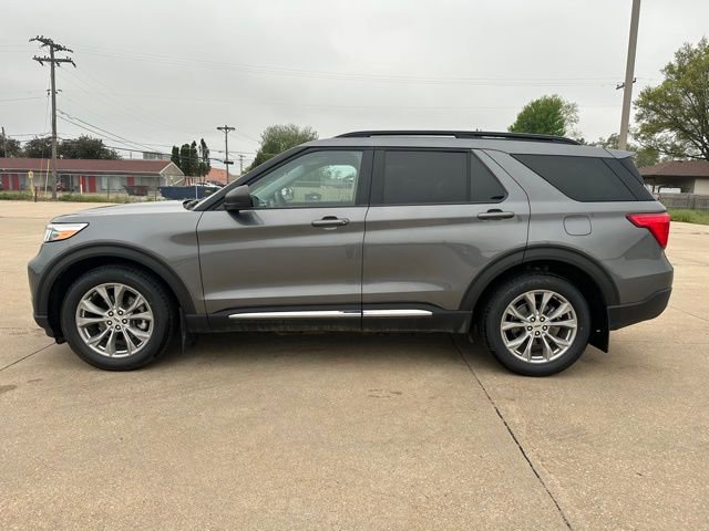 Certified 2023 Ford Explorer XLT w/ Equipment Group 202A AWD/4WD image 2