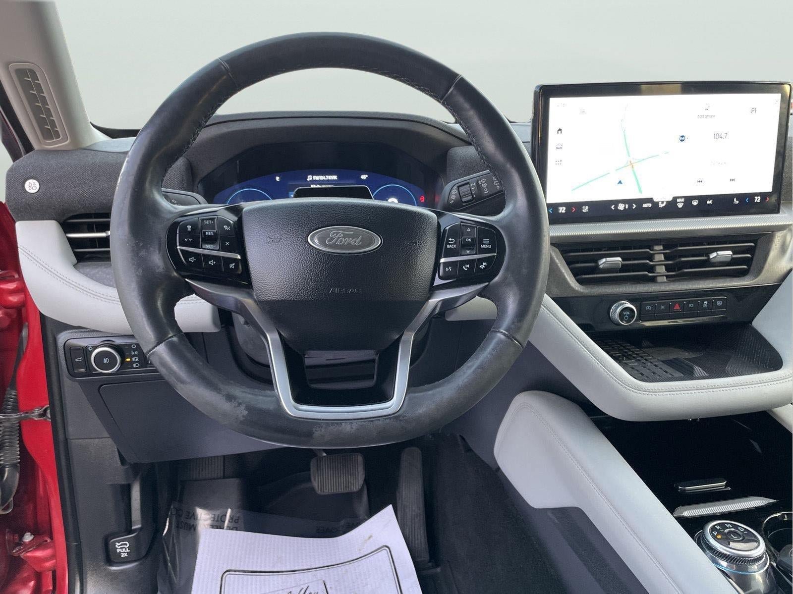 Certified 2025 Ford Explorer Platinum w/ Ultimate Package AWD/4WD image 24