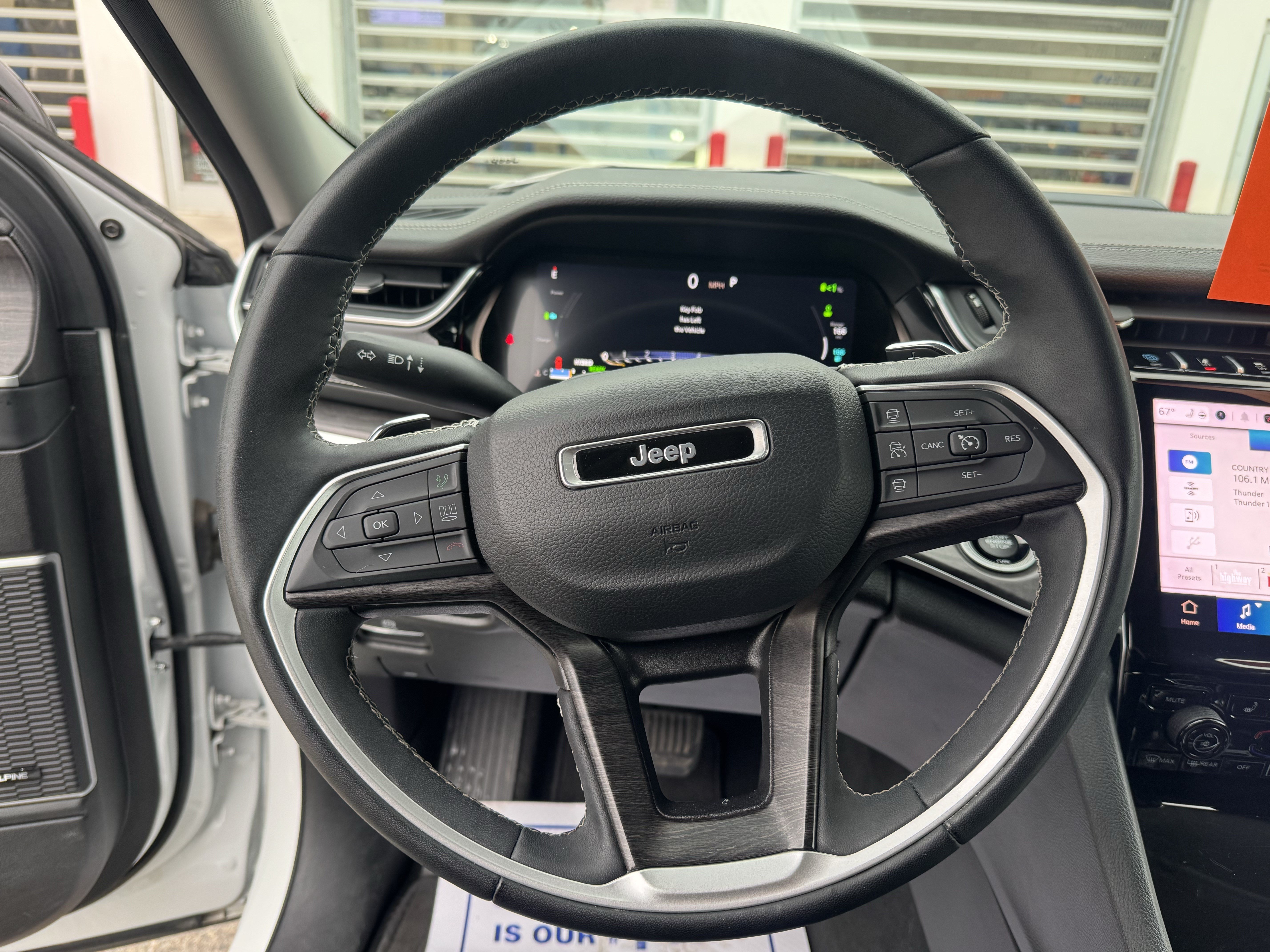 Used 2024 Jeep Grand Cherokee Limited 4xe AWD/4WD image 13