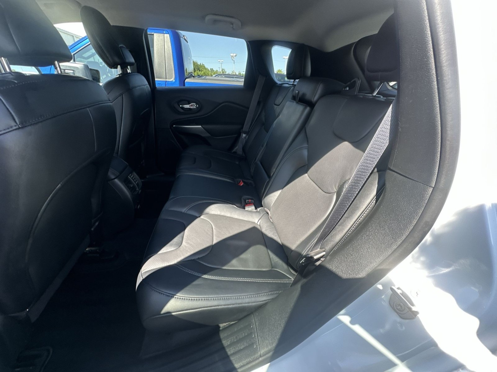 Used 2022 Jeep Cherokee Latitude Lux AWD/4WD image 31