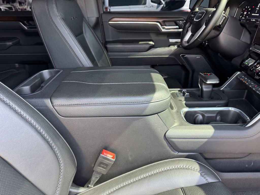 Used 2025 GMC Sierra 1500 Denali w/ Denali Reserve Package AWD/4WD image 8