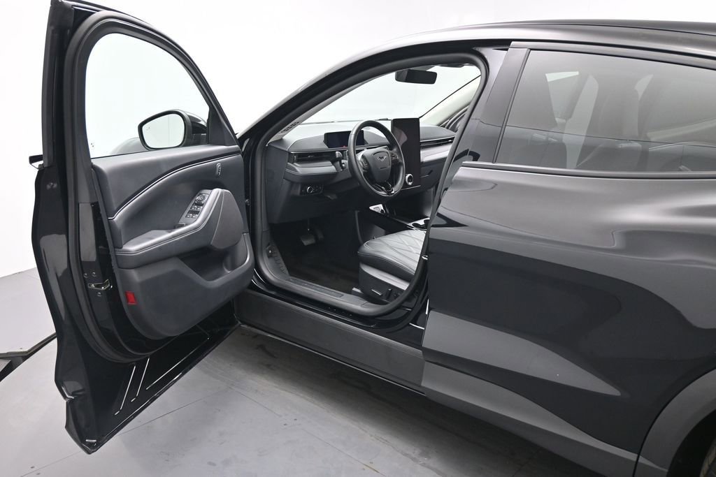 Certified 2024 Ford Mustang Mach-E Select RWD image 8