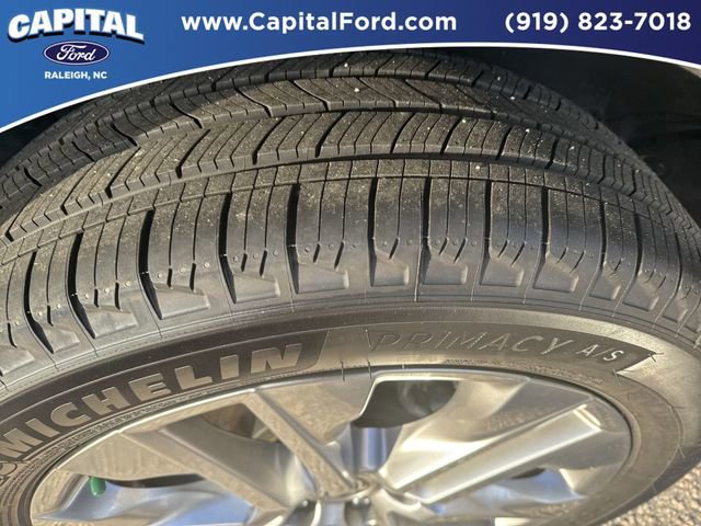 Used 2022 Toyota RAV4 XLE Premium image 14