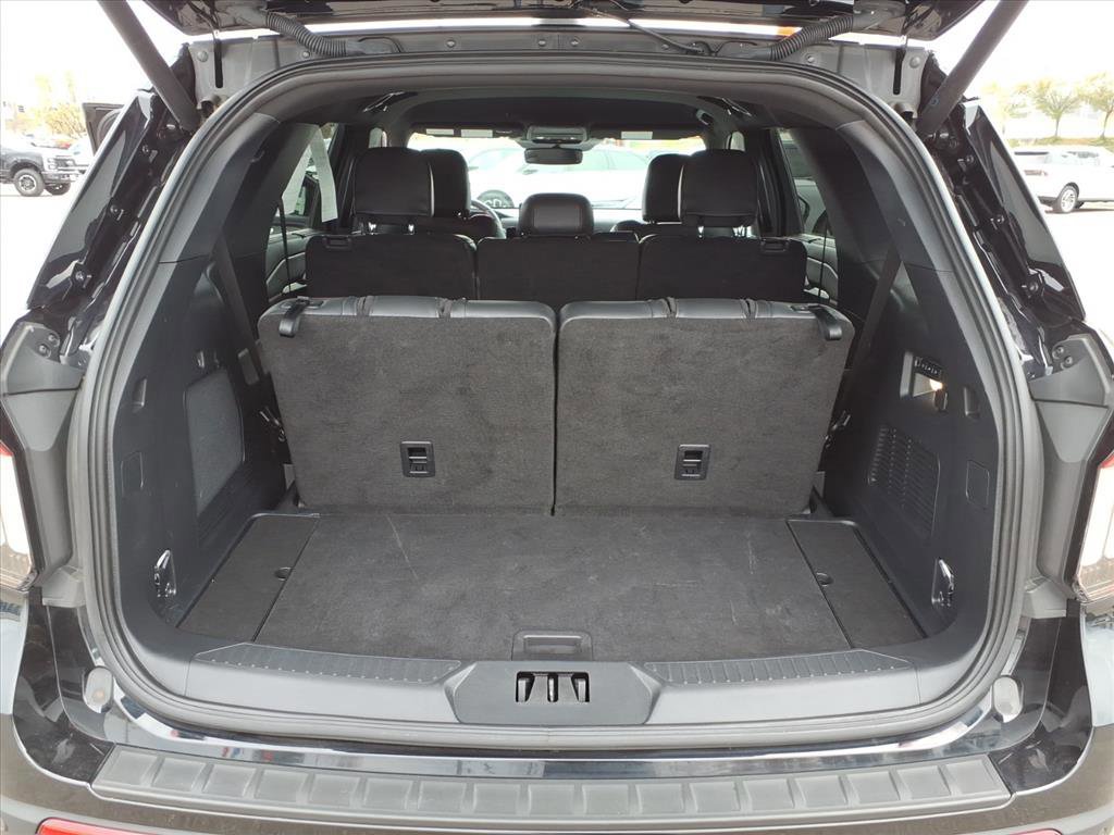 Certified 2025 Ford Explorer ST-Line w/ Premium Package image 8