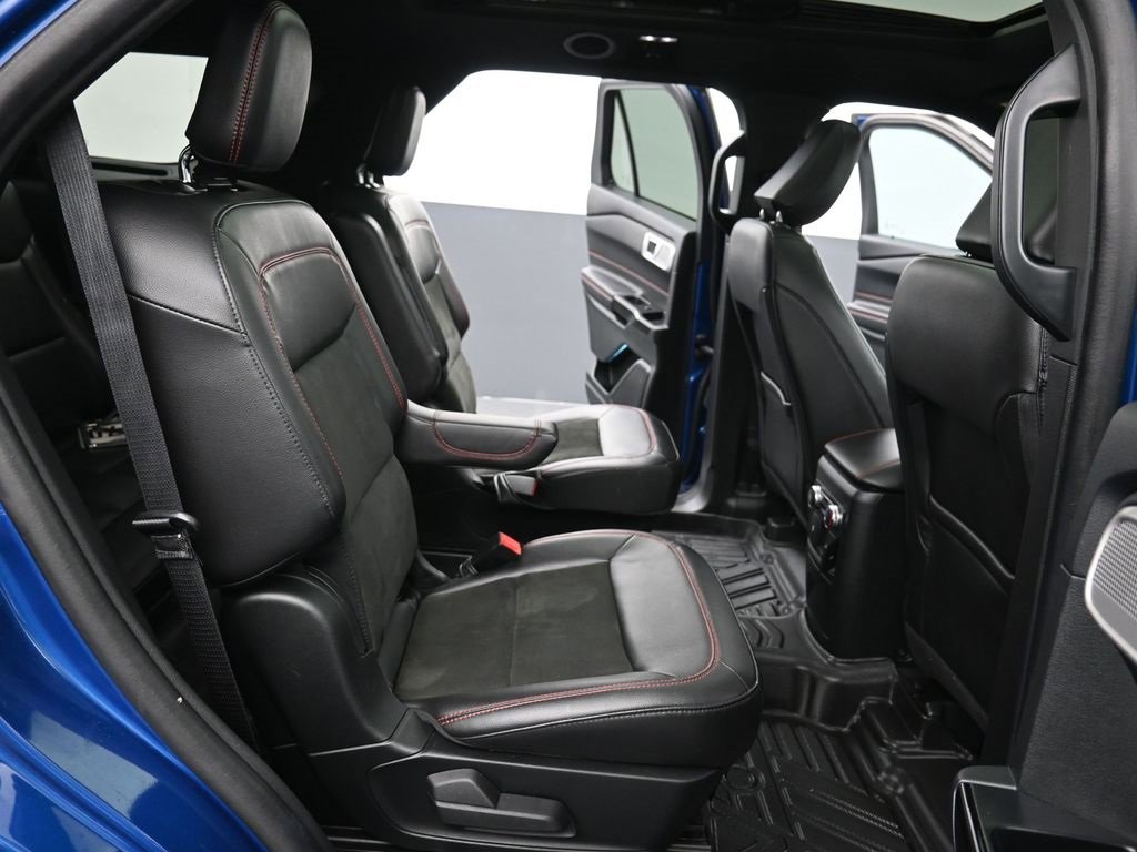 Certified 2023 Ford Explorer ST-Line w/ Class IV Trailer Tow Package image 12