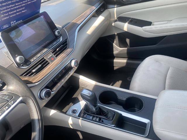 Used 2025 Nissan Altima 2.5 SV FWD image 24