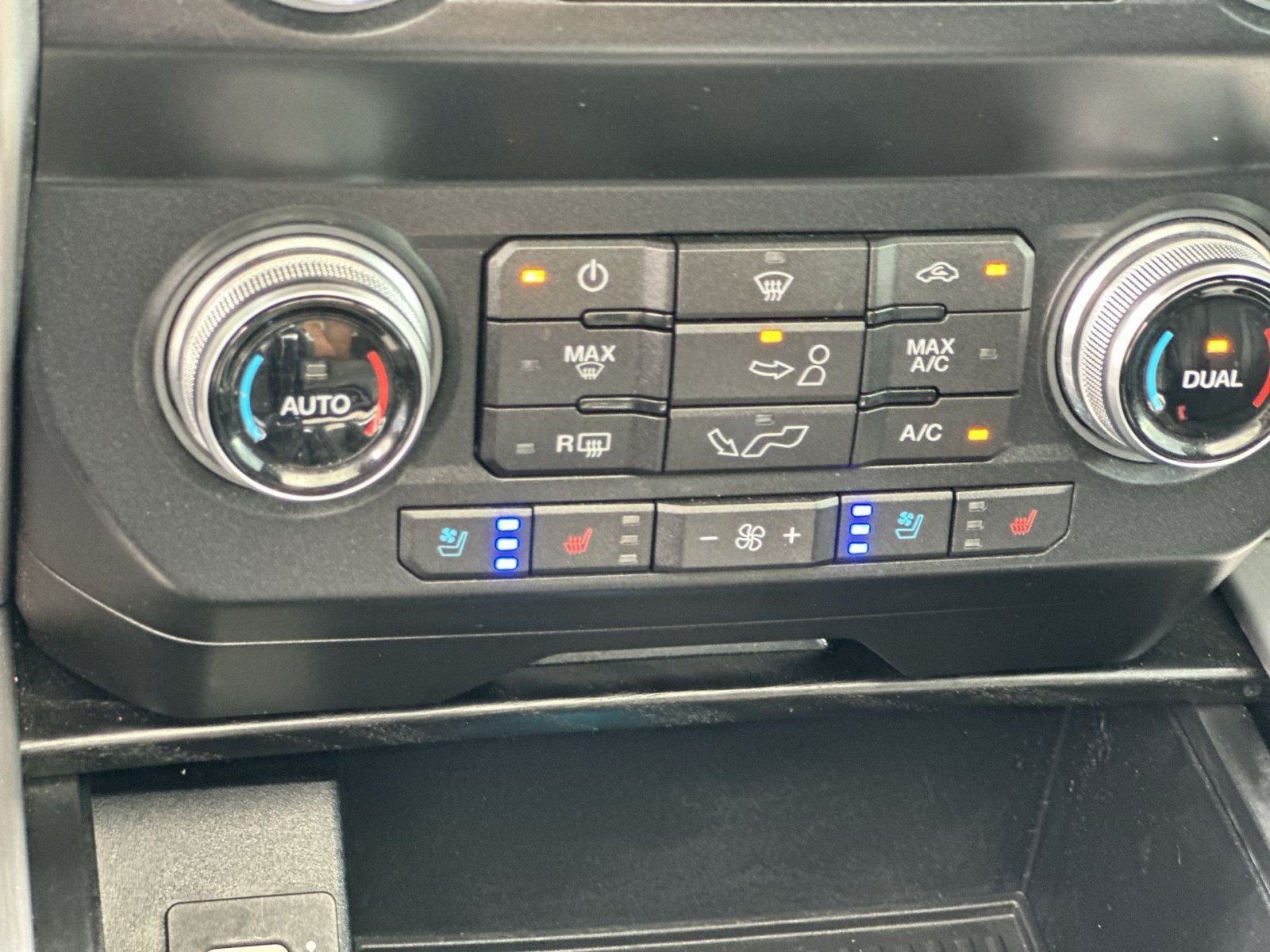 Certified 2019 Ford F150 Platinum w/ Equipment Group 701A Luxury AWD/4WD image 22